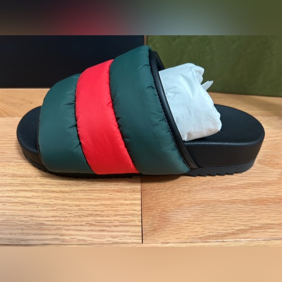 Gucci nylon puffer slides green and red stripes (size 6/ 36) - Picture 4 of 9